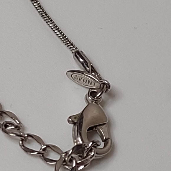 Vintage Avon Silver Tone And Faux Pearl Pendant Necklace Adjustable 16 To 18.5 - Picture 6 of 9